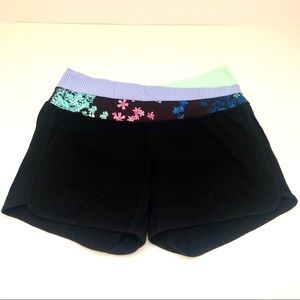 Lululemon Women’s cotton shorts size 8